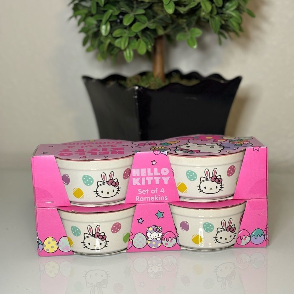 Hello Kitty Easter Ramekin Set